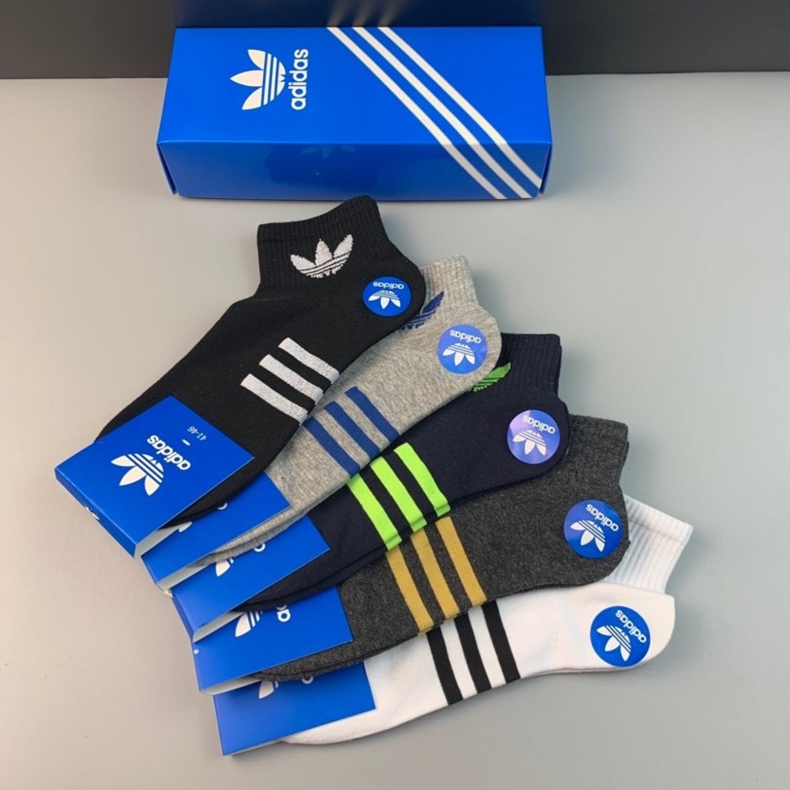 SOC222 A*didas Socks