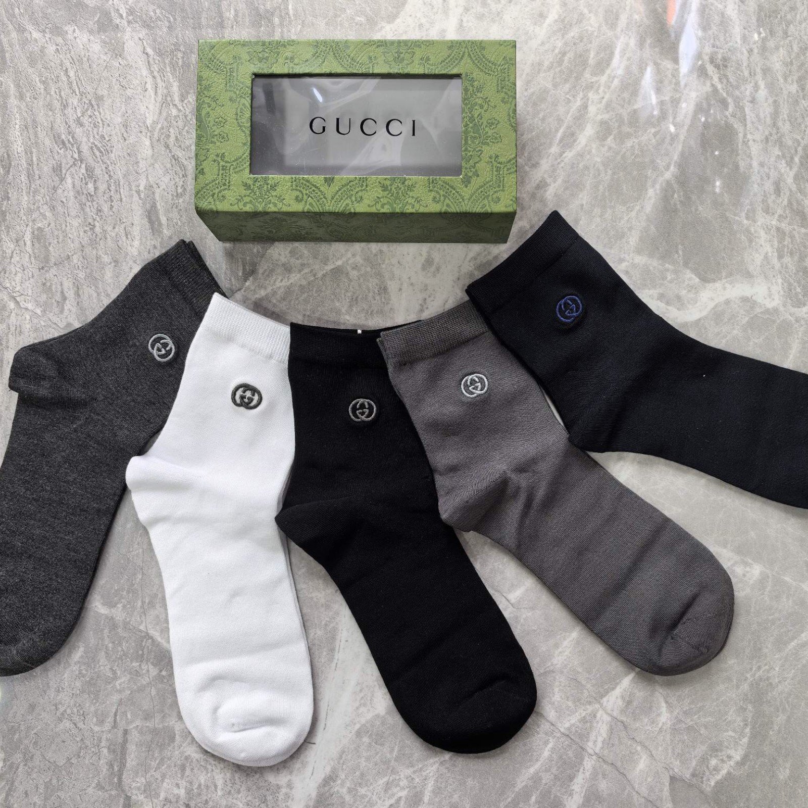 SOC311 GU  Socks