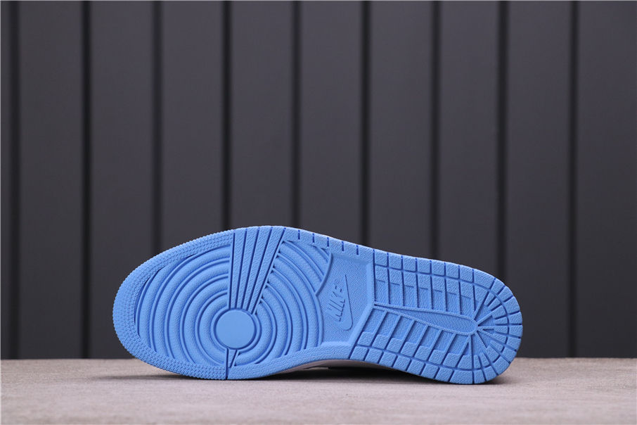 100USD Air Jordan 1 Retro High OG 555088-134 40-47.5