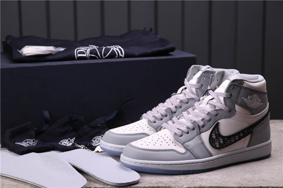 110USD Dior x Air Jordan 1 High CN8607-002 40-47.5