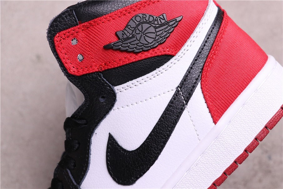 31USD AJ1 Air Jordan 1 Satin WMNSBlack Toe CD0461-016 Size 36-46