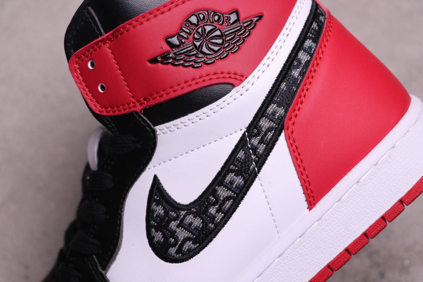 36USD DIOR Air Jordan 1 “Homage To Home”CN8607- 10636-45