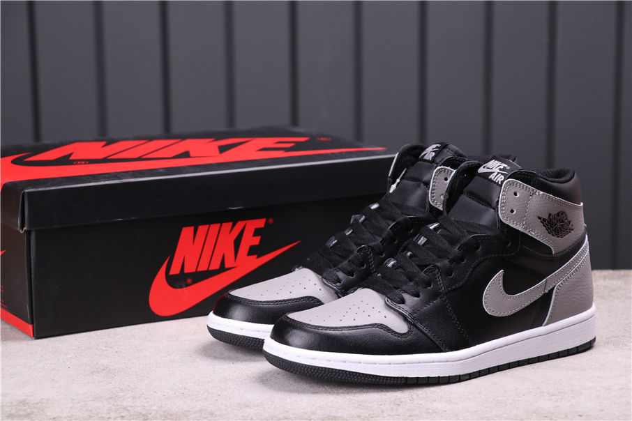 40USD Air Jordan 1 Retro High 555088-013 36-46