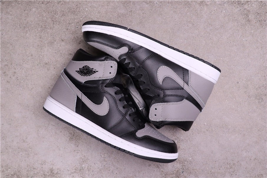 40USD Air Jordan 1 Retro High 555088-013 36-46