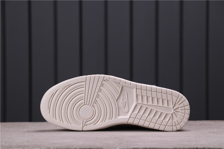 40USD Air Jordan 1 “Sail-University Red” 555088-160 36-46