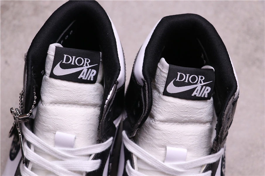 40USD Dior x Air Jordan 1 High CN8607-00136-45