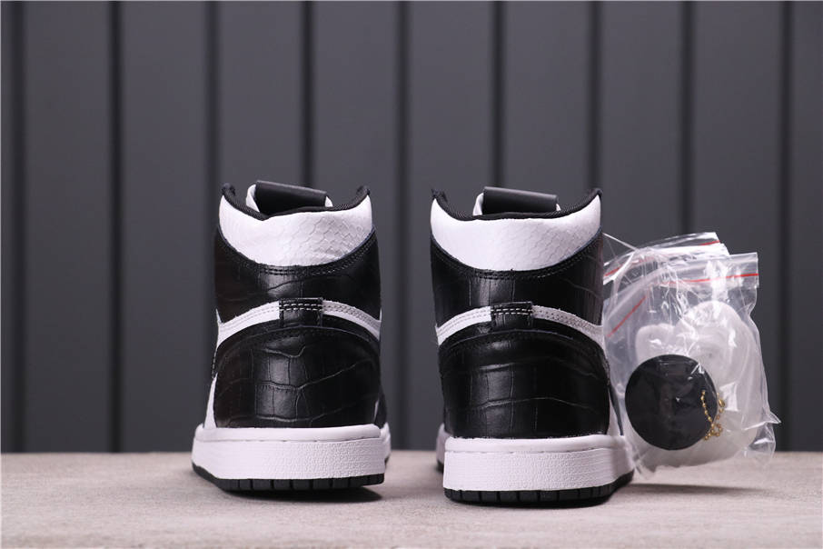 $53 Air Jordan 1 Retro High OG Shadow 555088-010 Size 36-47.5