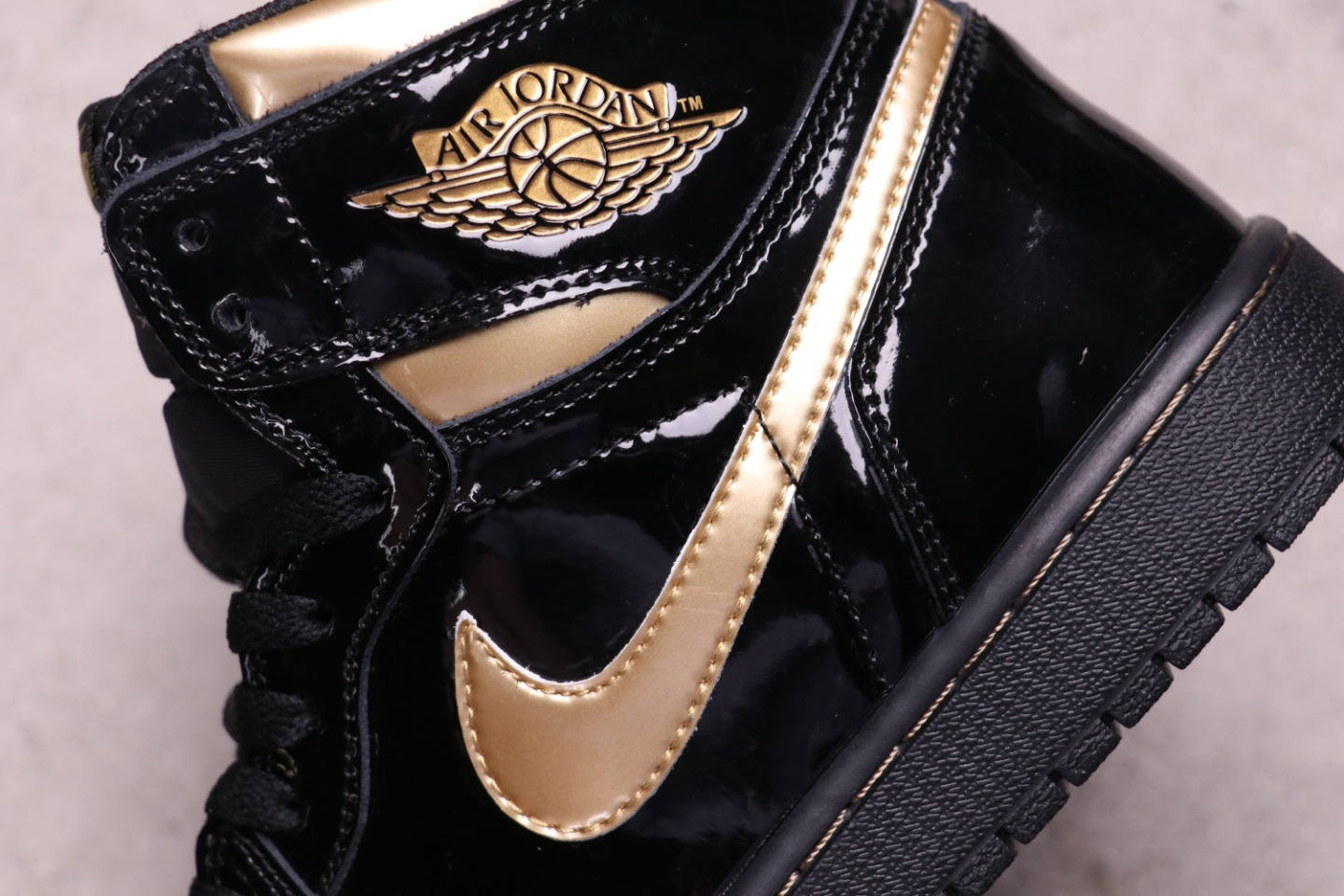 62USD Air Jordan 1 High OG 555088-032 36-47.5
