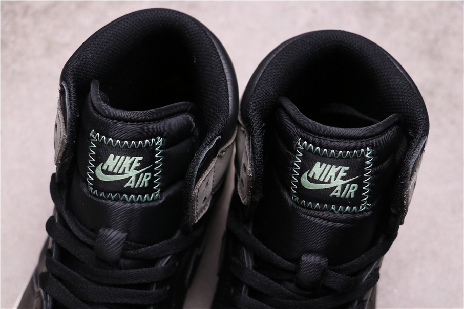 62$USD Air Jordan 1 Retro High 555088-03340-46