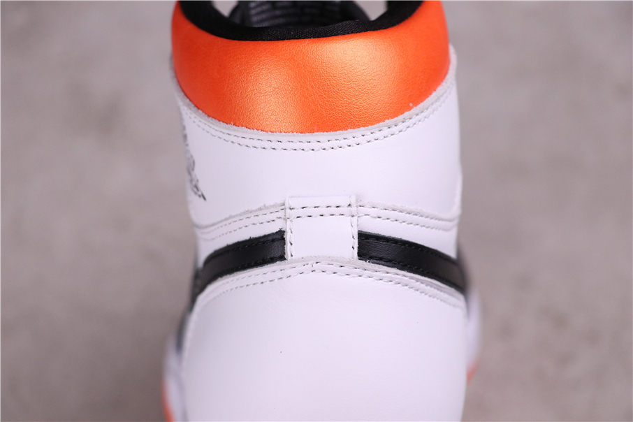76USD Air Jordan 1 High OG Hyper Royal 555088-180 36-47.5