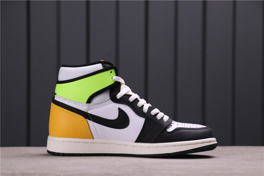 78$USD Air Jordan 1 High OG Volt Gold 555088-118 36-47.5