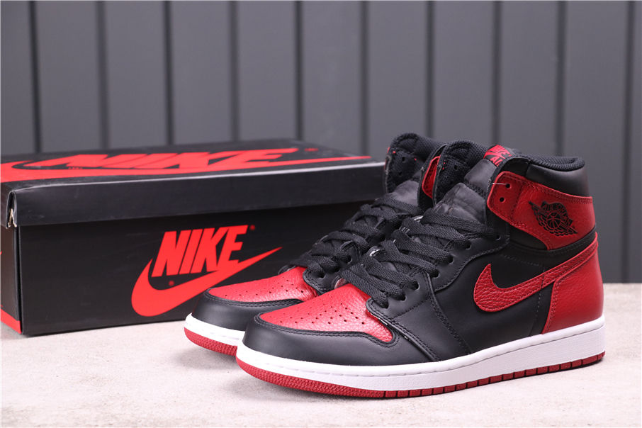 89USD Air Jordan 1 HIGH 555088-00140.5-47.5