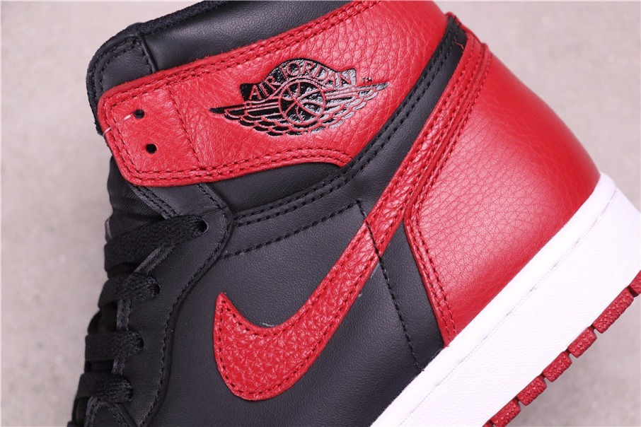89USD Air Jordan 1 HIGH 555088-00140.5-47.5