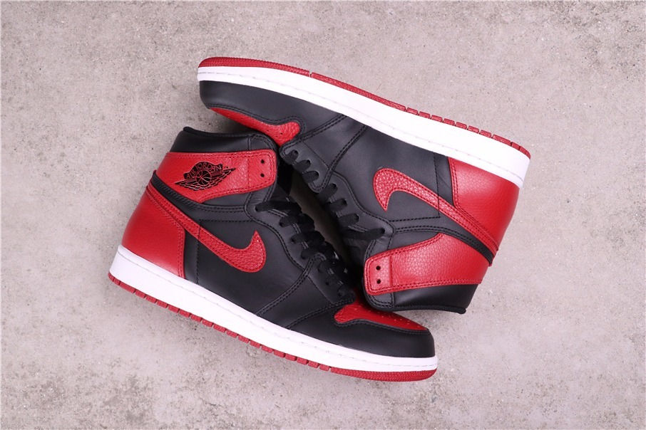 89USD Air Jordan 1 HIGH 555088-00140.5-47.5