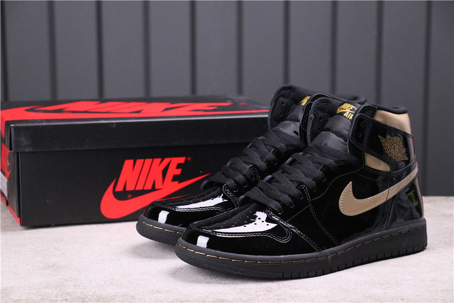 89USD Air Jordan 1 High OG 555088-03240.5-47.5
