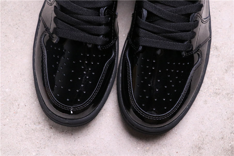 89USD Air Jordan 1 High OG 555088-03240.5-47.5