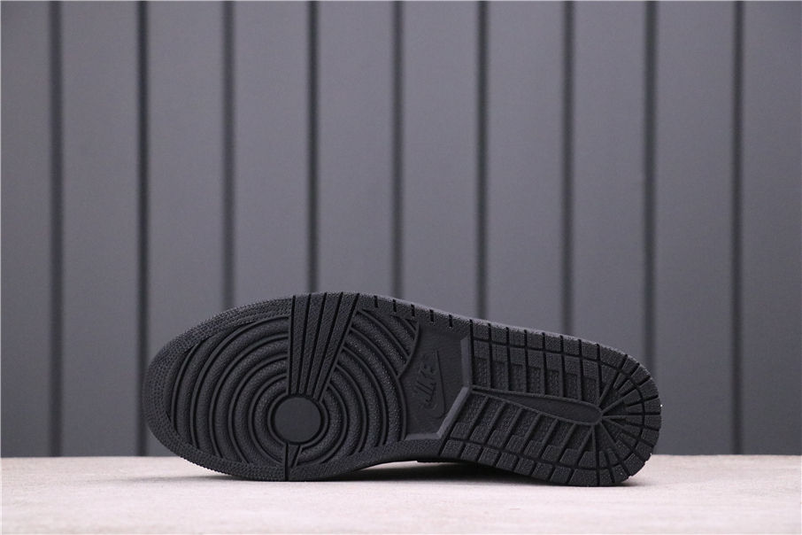 89USD Air Jordan 1 High OG 555088-03240.5-47.5