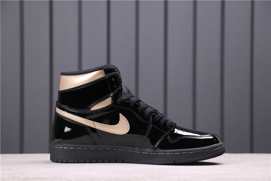 89USD Air Jordan 1 High OG 555088-03240.5-47.5