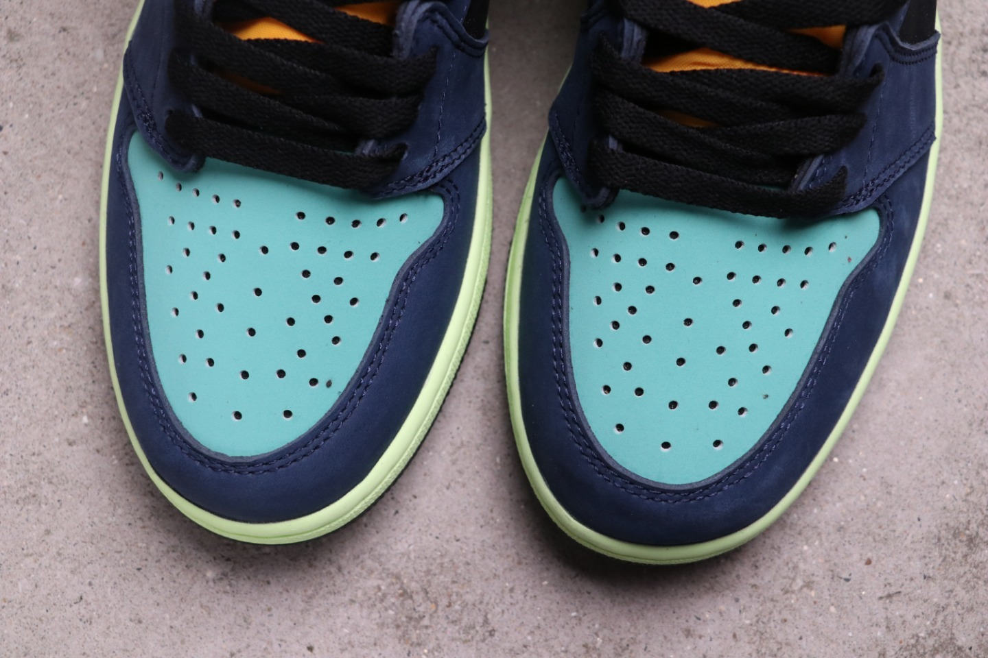 89USD Air Jordan 1 High OG “Bio Hack”555088-201 SIZE 40-47.5