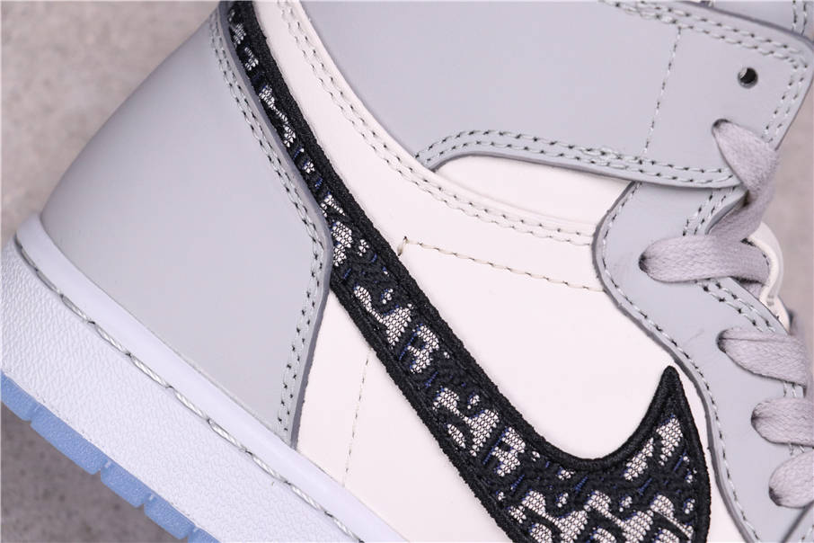 89USD Dior x Air Jordan 1 High CN8607-002 36-47.5