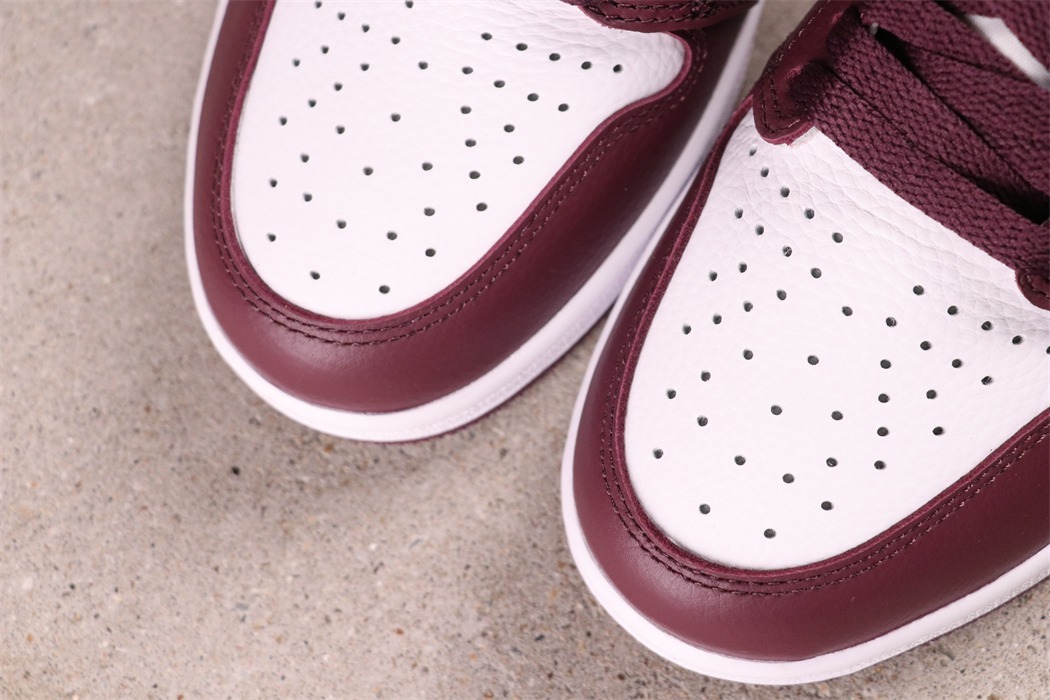 US$53 Air Jordan 1 High OG Bordeaux 555088-611 Size 36-47.5