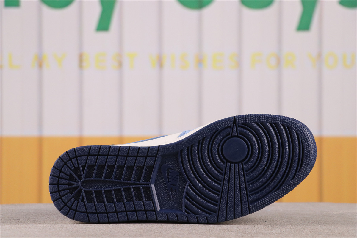 US$53 Air Jordan 1 High OG First in Flight FD2596-400 北卡 Size 36-47.5