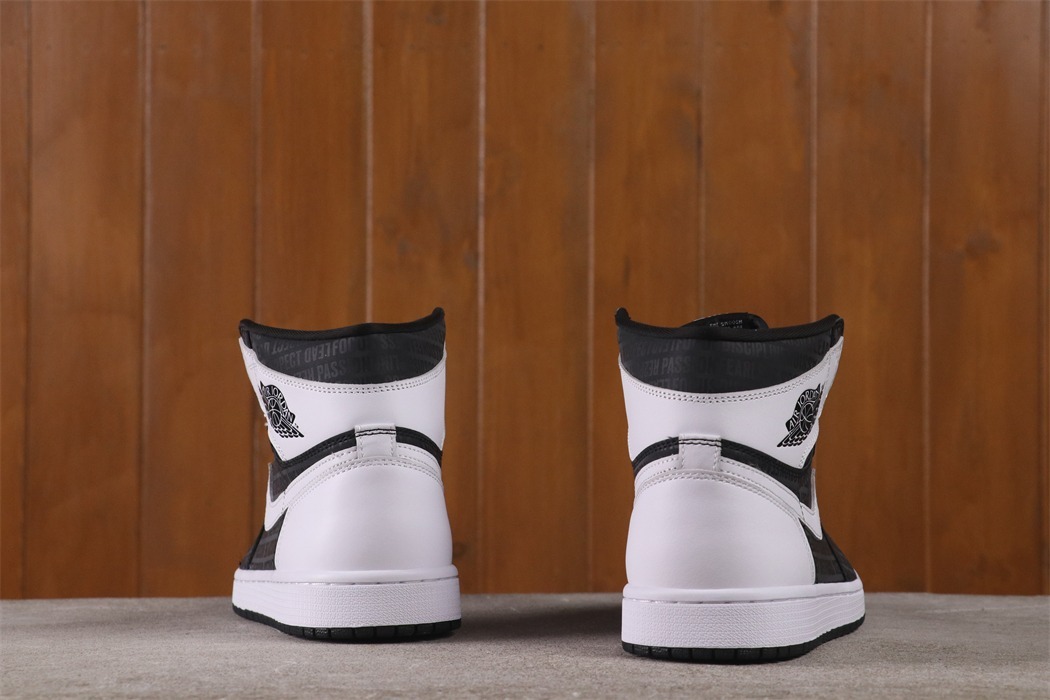 US$57 Air Jordan 1 Retro High OG555088-008 Size 36-47.5