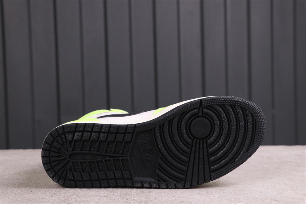 US$58 Air Jordan 1 High  OG Volt 555088-702  Size 36-47.5