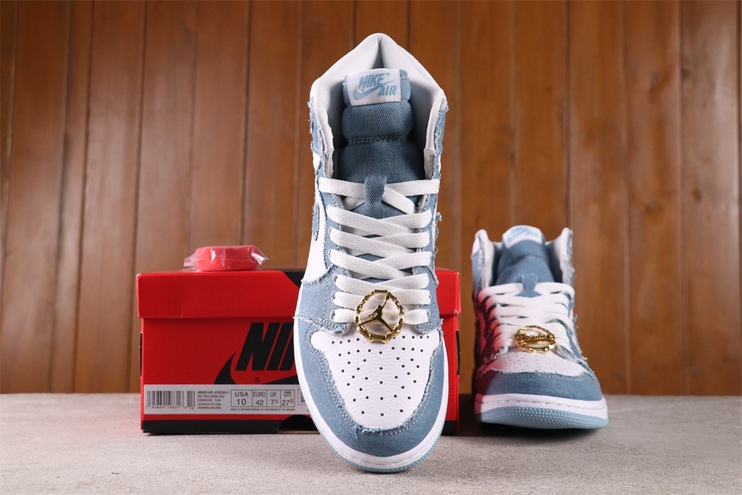 US$62 Air Jordan 1 High OG DM9036-104 Size 40-47.5