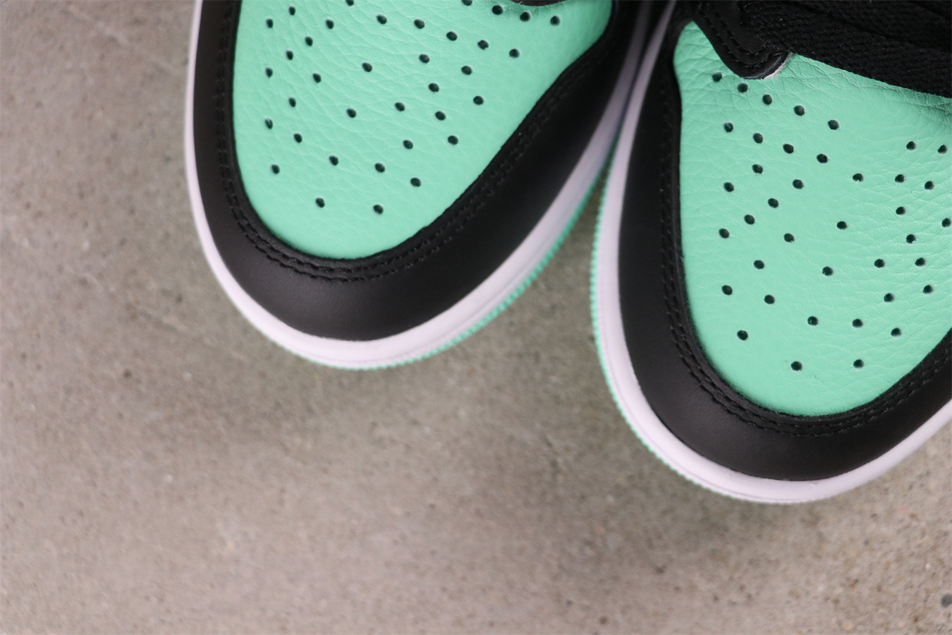 US$62 Air Jordan 1 High OG Green Glow DZ5485-130 Size 40-47