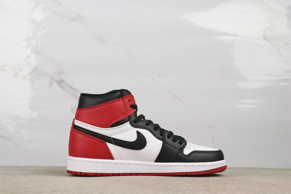 ????USD$57 Air Jordan 1 OG High “Black Toe”  Style：555088-125