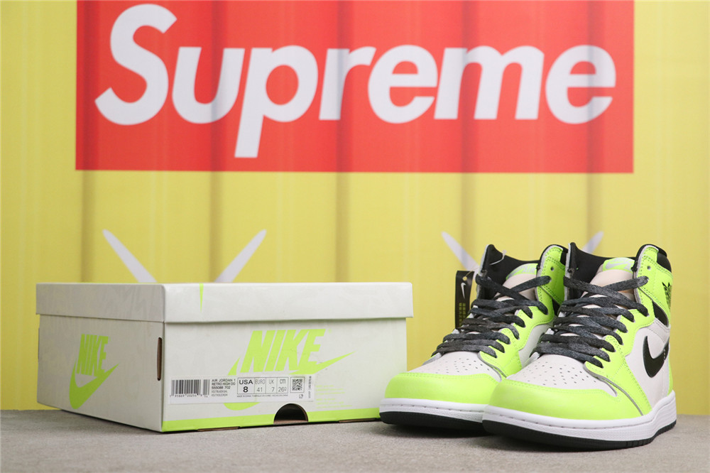USD$79 Air Jordan 1 High OG Volt 555088-702 荧光绿 Size 40-47.5