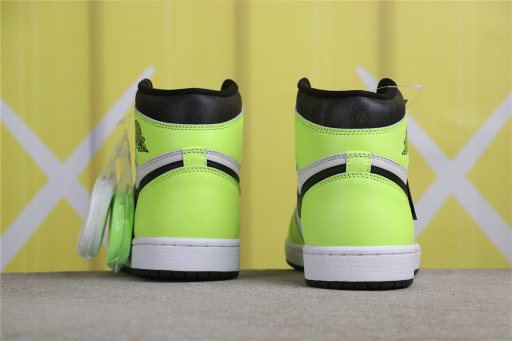 USD$79 Air Jordan 1 High OG Volt 555088-702 荧光绿 Size 40-47.5
