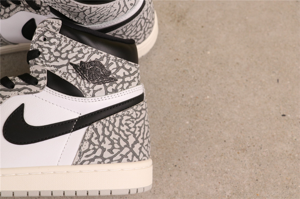 USD$79 Air Jordan 1 High OG White Cement DZ5485-052 白水泥 Size 40-47.5