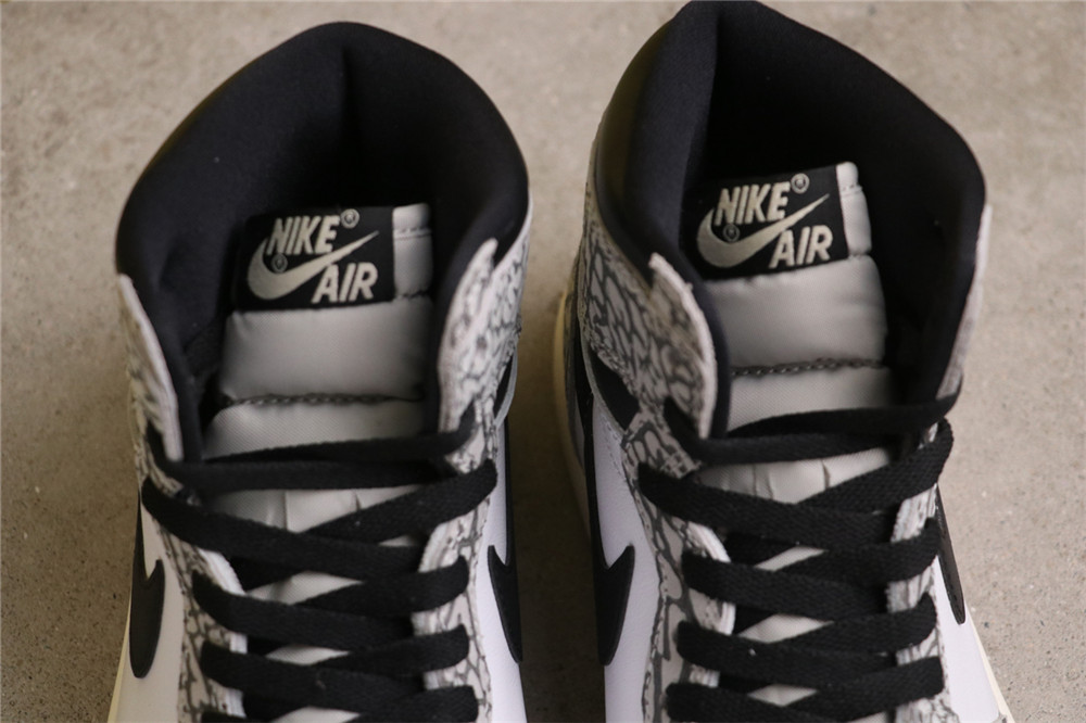 USD$79 Air Jordan 1 High OG White Cement DZ5485-052 白水泥 Size 40-47.5
