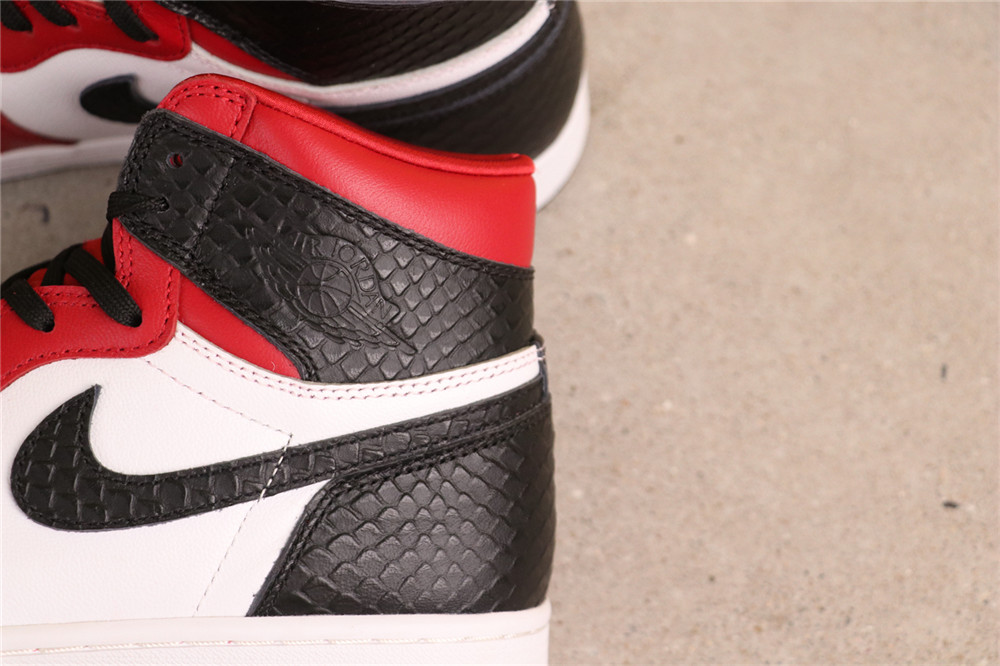 USD$79 Air Jordan 1 Satin Snake CD0461-601 缎蛇 Size 40-47.5