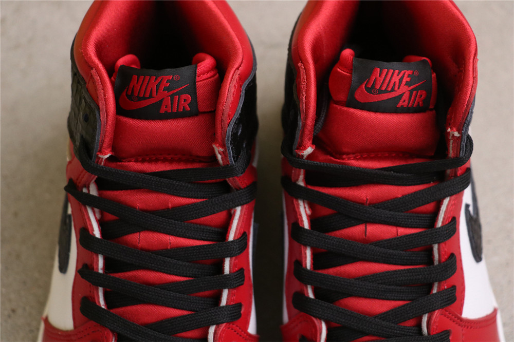 USD$79 Air Jordan 1 Satin Snake CD0461-601 缎蛇 Size 40-47.5