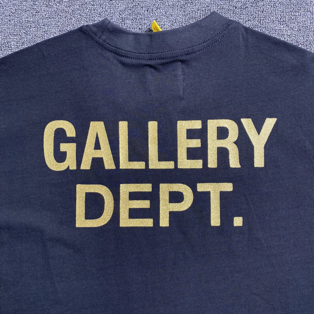 Gallery Dept. SKELETON BEACH T-shirt