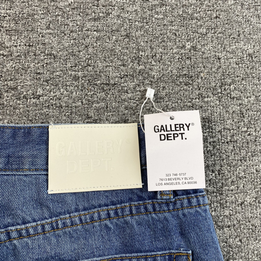 GALLERY DEPT.   Short