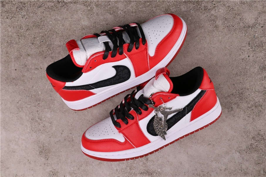 44USD Air Jordan 1 Low Satin Snake 36-45