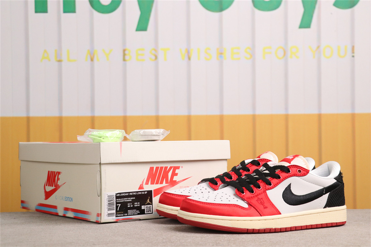 US$31 Trophy Room x Air Jordan 1 Low OG FN0432-100 丝绸芝加哥 Size 36-46 则 US$31 Trophy Room x Air Jordan 1 Low OG FN0432-100 丝绸芝加哥 Size 36-46 则