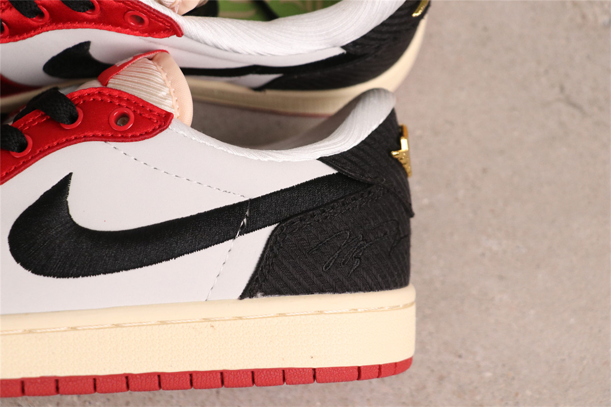 US$31 Trophy Room x Air Jordan 1 Low OG FN0432-100 丝绸芝加哥 Size 36-46 则 US$31 Trophy Room x Air Jordan 1 Low OG FN0432-100 丝绸芝加哥 Size 36-46 则