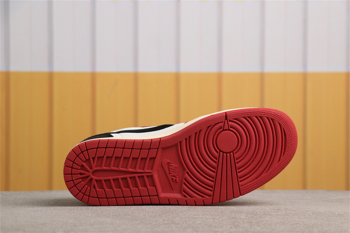 US$31 Trophy Room x Air Jordan 1 Low OG FN0432-100 丝绸芝加哥 Size 36-46 则 US$31 Trophy Room x Air Jordan 1 Low OG FN0432-100 丝绸芝加哥 Size 36-46 则