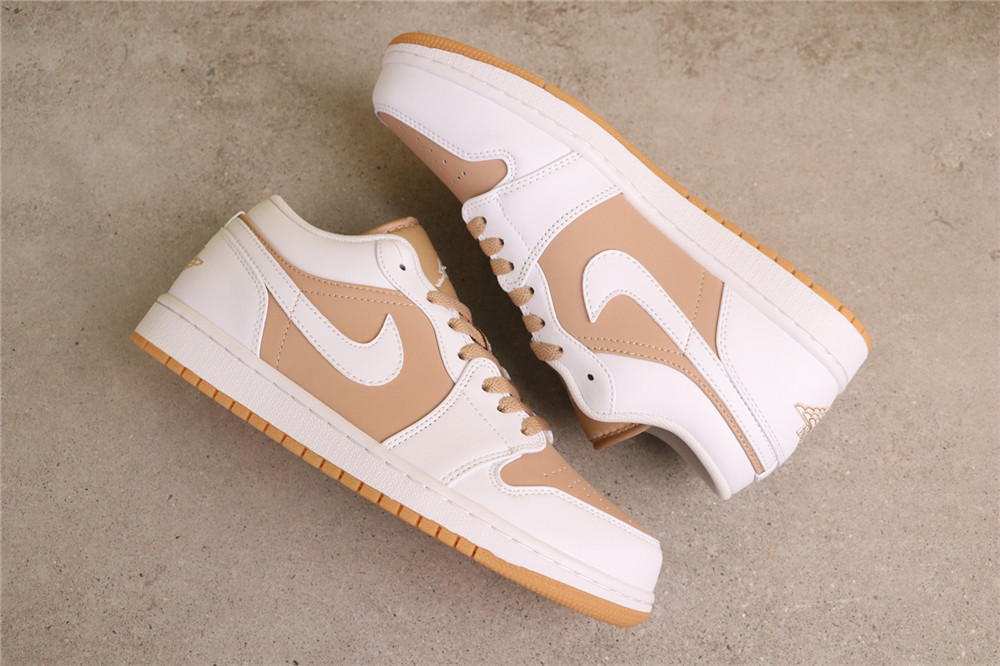 US$35 Air Jordan 1 Low DN6999-100 白卡其 Size 36-46 (36 36.5 37.5 38 38.5 39 40 40.5 41 42 42.5 43 44 US$35 Air Jordan 1 Low DN6999-100 白卡其 Size 36-46 (36 36.5 37.5 38 38.5 39 40 40.5 41 42 42.5 43 44