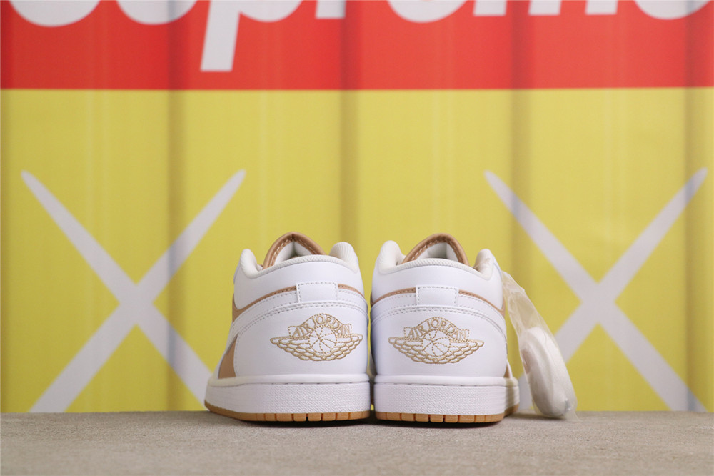 US$35 Air Jordan 1 Low DN6999-100 白卡其 Size 36-46 (36 36.5 37.5 38 38.5 39 40 40.5 41 42 42.5 43 44 US$35 Air Jordan 1 Low DN6999-100 白卡其 Size 36-46 (36 36.5 37.5 38 38.5 39 40 40.5 41 42 42.5 43 44