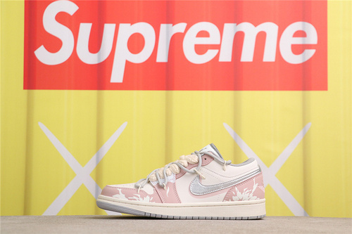 US$40 Air Jordan 1 Low 553558-053 绑带解钩藤蔓甜妹 Size 36-41（ 36 36.5 37.5 38 38.5 39 40 40.5 41）