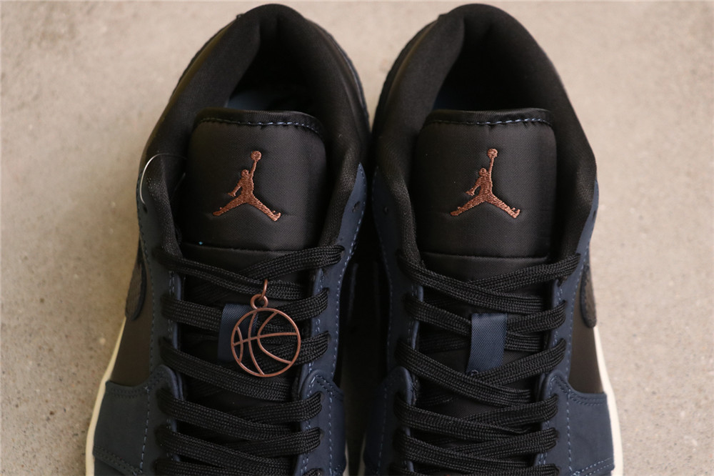 US$40 Air Jordan 1 LowFJ5478-010 黑蓝蛇纹勾 Size 36-46