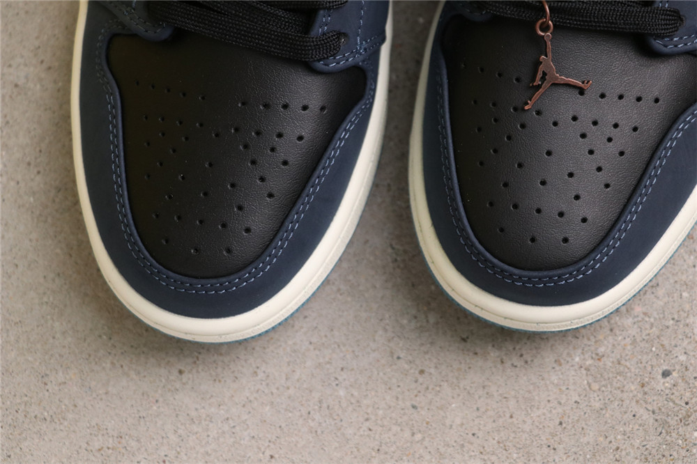 US$40 Air Jordan 1 LowFJ5478-010 黑蓝蛇纹勾 Size 36-46