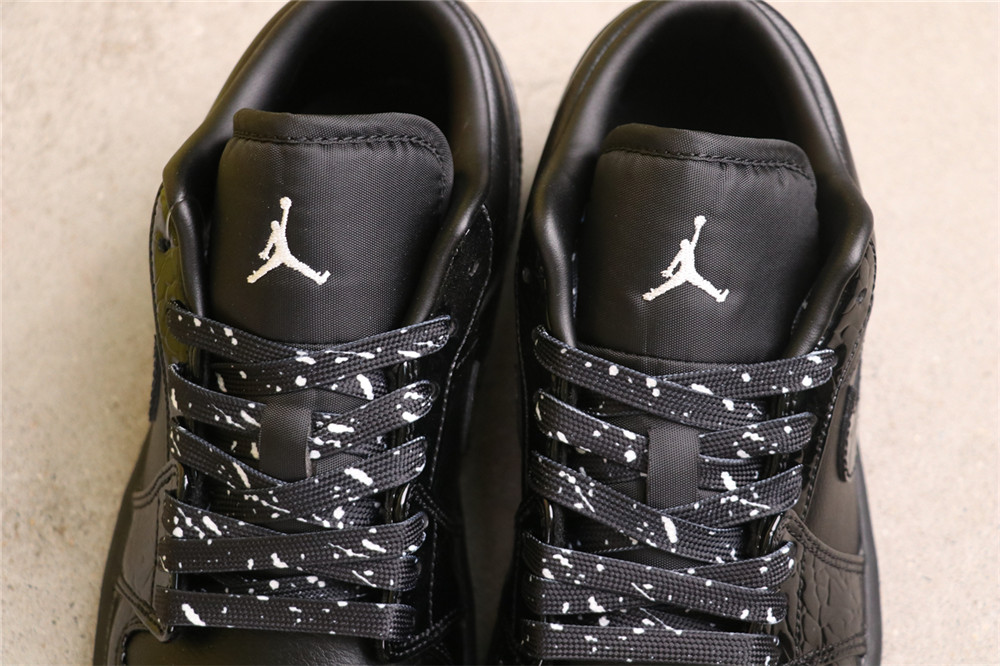 US$44 Air Jordan 1 Low HJ7743-010 蛇纹黑漆皮 Size 36-46( 36 36.5 37.5 38 38.5 39 40 40.5 41 42 42.5 43 4 US$44 Air Jordan 1 Low HJ7743-010 蛇纹黑漆皮 Size 36-46( 36 36.5 37.5 38 38.5 39 40 40.5 41 42 42.5 43 4