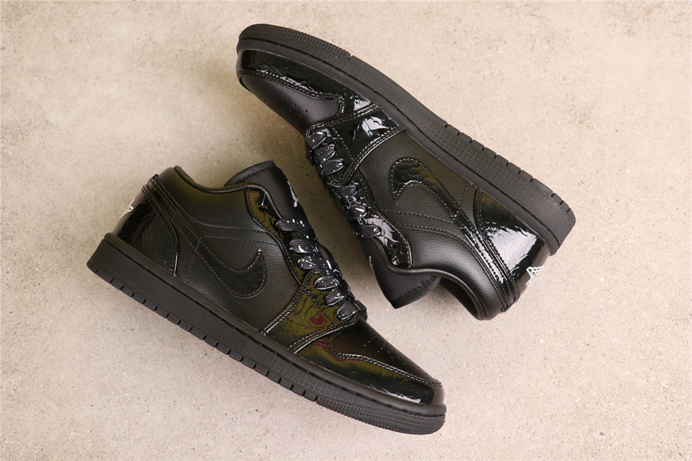 US$44 Air Jordan 1 Low HJ7743-010 蛇纹黑漆皮 Size 36-46( 36 36.5 37.5 38 38.5 39 40 40.5 41 42 42.5 43 4 US$44 Air Jordan 1 Low HJ7743-010 蛇纹黑漆皮 Size 36-46( 36 36.5 37.5 38 38.5 39 40 40.5 41 42 42.5 43 4